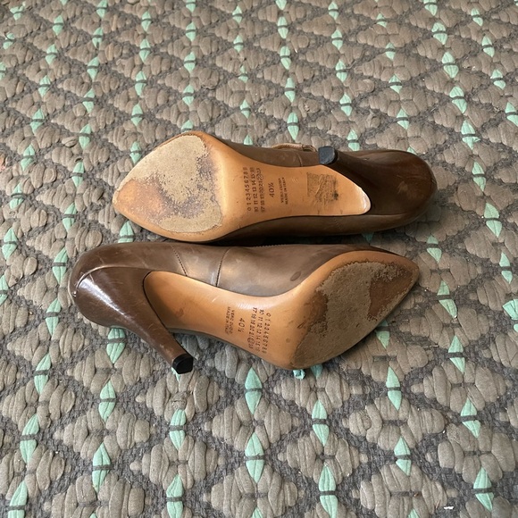 Maison Martin Margiela grey leather and suede pumps - Picture 6 of 7